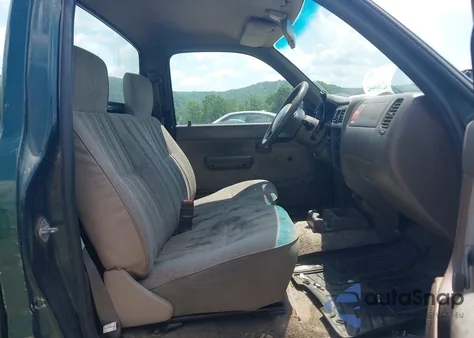 1999 Toyota Tacoma из США, поврежденный, VIN 4TANL42N9XZ555138